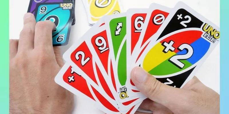 Các mẹo quản lý bài hành động và quan sát đối thủ trong bài Uno.